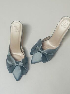 DB Studio David's Bridal Edwina Bow Mule Heels Blue Satin Women's 8M Bridesmaid